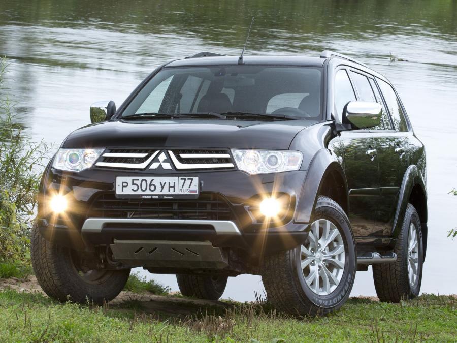  Mitsubishi Pajero Sport 2013 года  (фото 3 из 34)